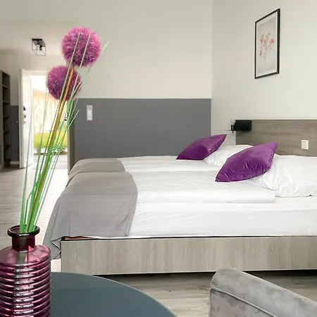 Bed & Breakfast Prima & Hof - Digitales & Rezeptionsloses Neuruppin