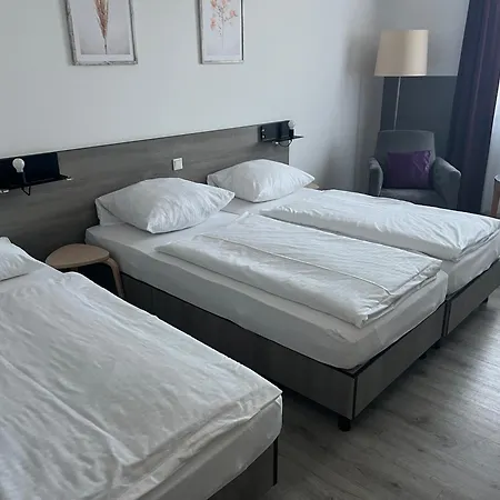 Prima Hotel&hof - Digitales&rezeptionsloses Frühstückspension Neuruppin