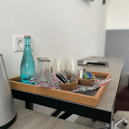 Prima & Hof - Digitales & Rezeptionsloses 3* نيوروبين