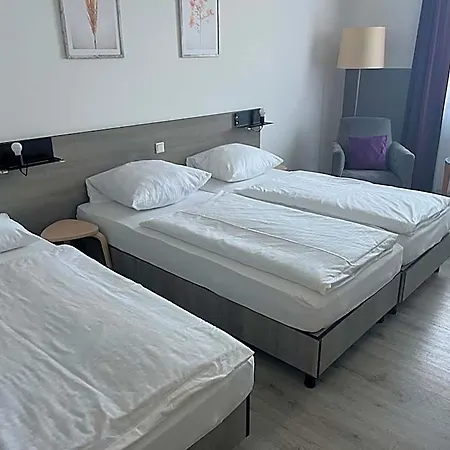Prima & Hof - Digitales & Rezeptionsloses B&B 네우루핀